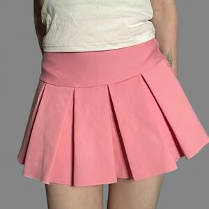 Chic Pink Pleated Mini Skirt